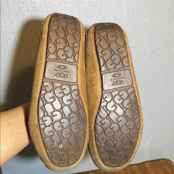 UGG Kids Moccasins in Tan Suede