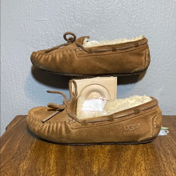 UGG Kids Moccasins in Tan Suede