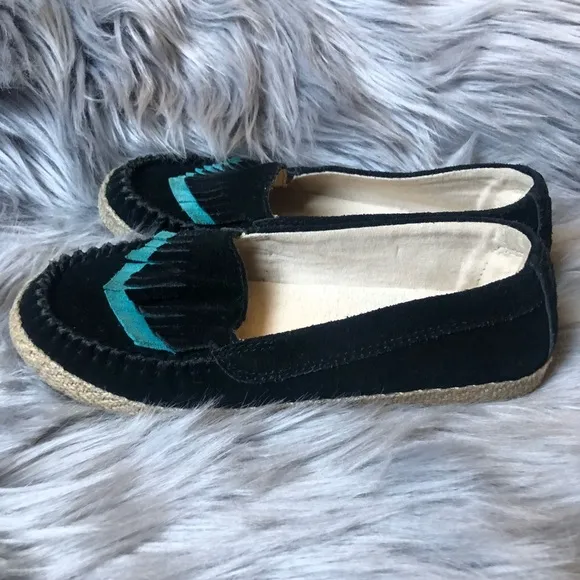 Ugg kid’s suede fringe moccasins in black and teal. Size 13