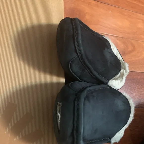 Ugg Men’s suede moccasins