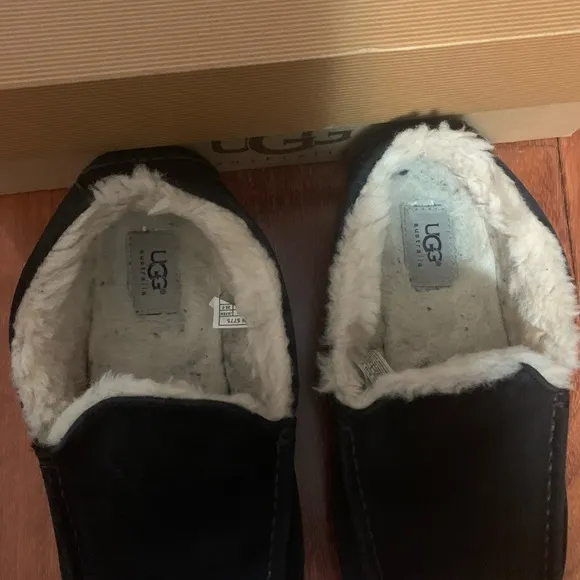 Ugg Men’s suede moccasins