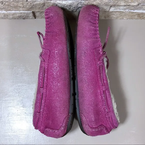 UGG Shoes Girls Slippers Pink Suede Moccasins Sz 3