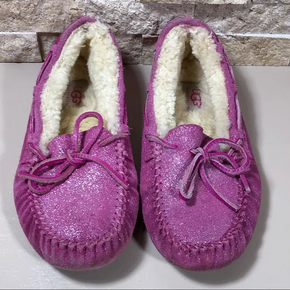 UGG Shoes Girls Slippers Pink Suede Moccasins Sz 3