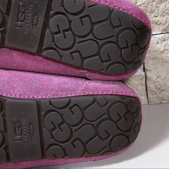 UGG Shoes Girls Slippers Pink Suede Moccasins Sz 3