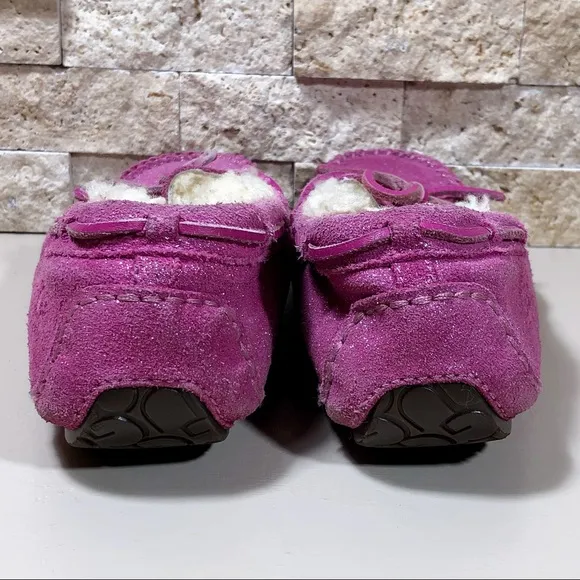 UGG Shoes Girls Slippers Pink Suede Moccasins Sz 3