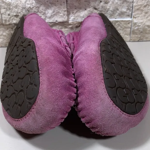 UGG Shoes Girls Slippers Pink Suede Moccasins Sz 3