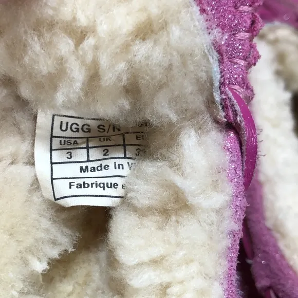 UGG Shoes Girls Slippers Pink Suede Moccasins Sz 3