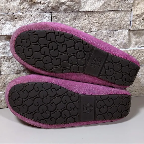 UGG Shoes Girls Slippers Pink Suede Moccasins Sz 3