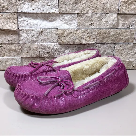 UGG Shoes Girls Slippers Pink Suede Moccasins Sz 3