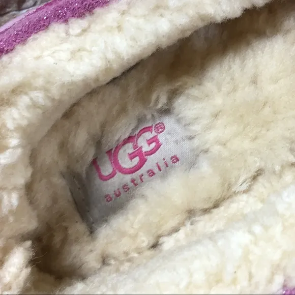 UGG Shoes Girls Slippers Pink Suede Moccasins Sz 3