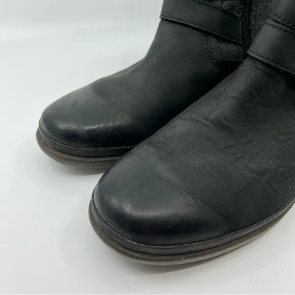 UGG Simmens Black leather canvas moto boots size 6.5‎