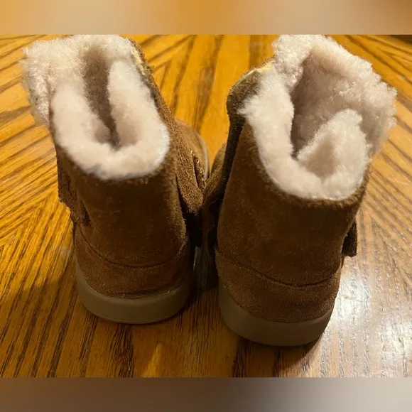 UGG Toddlers Keelan II Chesnut Boots Size 2/3