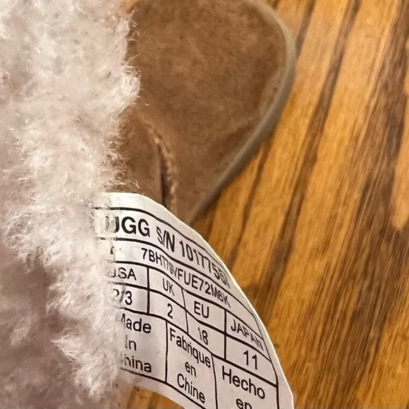 UGG Toddlers Keelan II Chesnut Boots Size 2/3