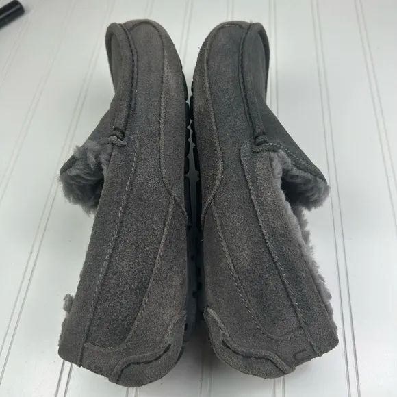 UGG Women's Gray Ansley Slipper Moccasins Size 8