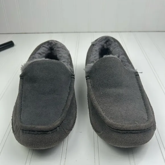 UGG Women's Gray Ansley Slipper Moccasins Size 8