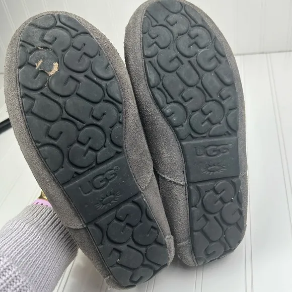 UGG Women's Gray Ansley Slipper Moccasins Size 8