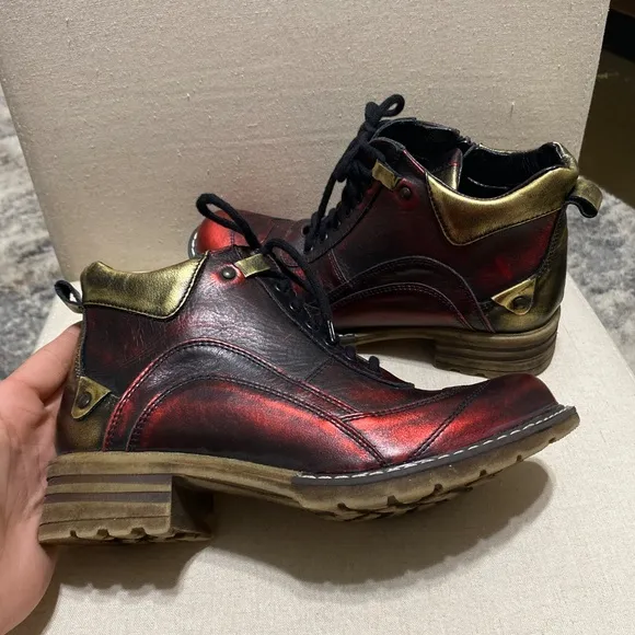 V italia Giovanni Pewter 39 Leather rare 6” boots Women's heeled red gold 8.5