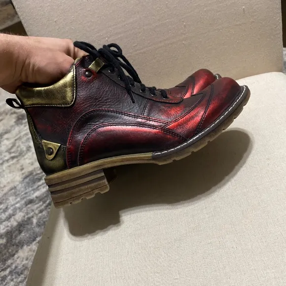 V italia Giovanni Pewter 39 Leather rare 6” boots Women's heeled red gold 8.5