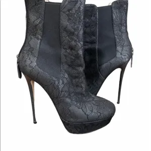 Valentino ankle heeled boots size 39