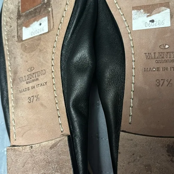 Valentino Black Leather Rockstud Bow Scrunch ballet flats. Size 37.5 🩰