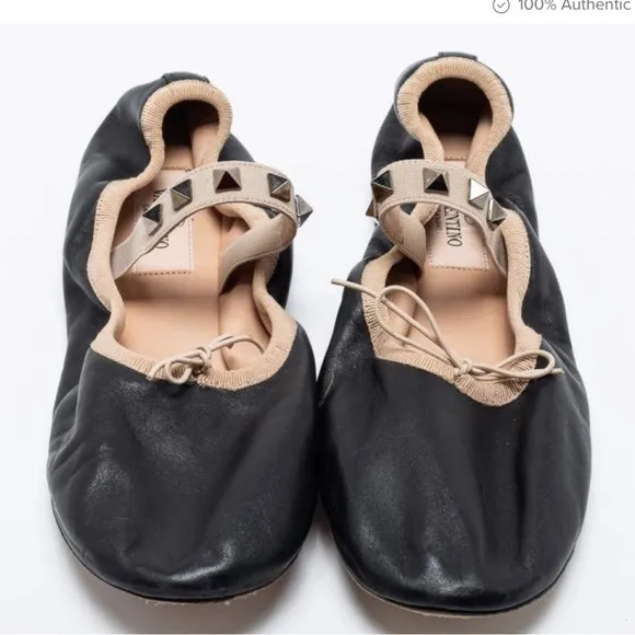 Valentino Black Leather Rockstud Bow Scrunch ballet flats. Size 37.5 🩰