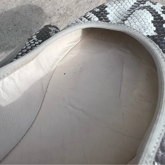 van elslander snake print leather ballet flats Sz 38.5