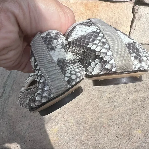 van elslander snake print leather ballet flats Sz 38.5