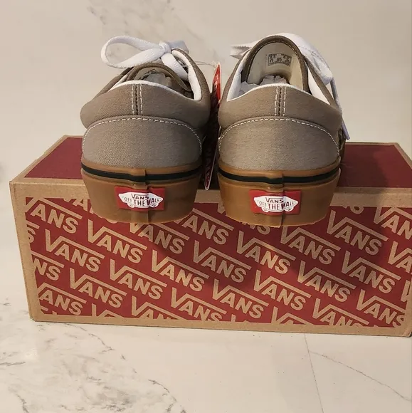 VANS &quot;OFF THE WALL&quot; SHOES