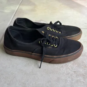 Vans Black and Brown Canvas Sneakers Low-Top Skate Style