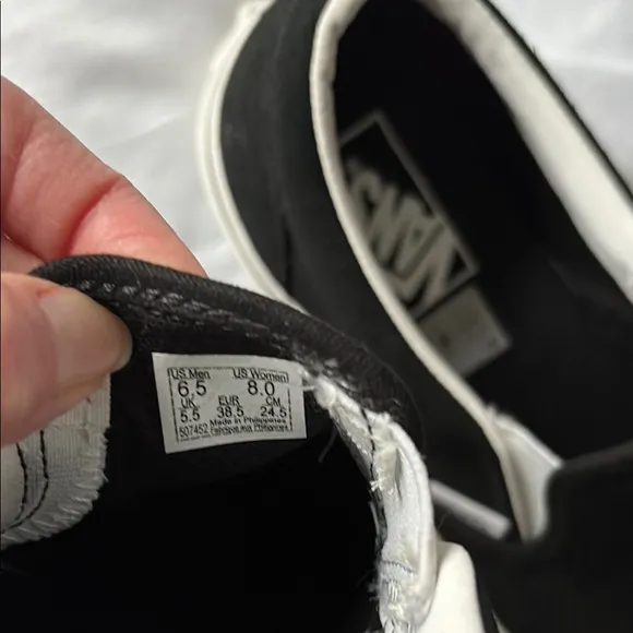 Van’s Premium Classic Slip-on Suede Size 6.5 M/8W NWOT