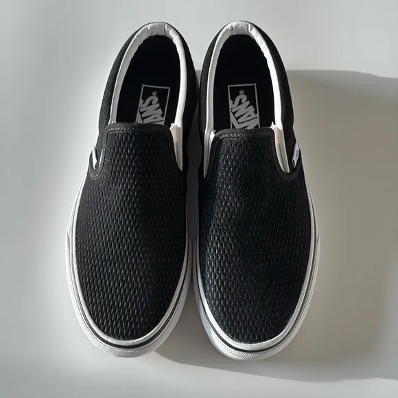 Van’s Premium Classic Slip-on Suede Size 6.5 M/8W NWOT