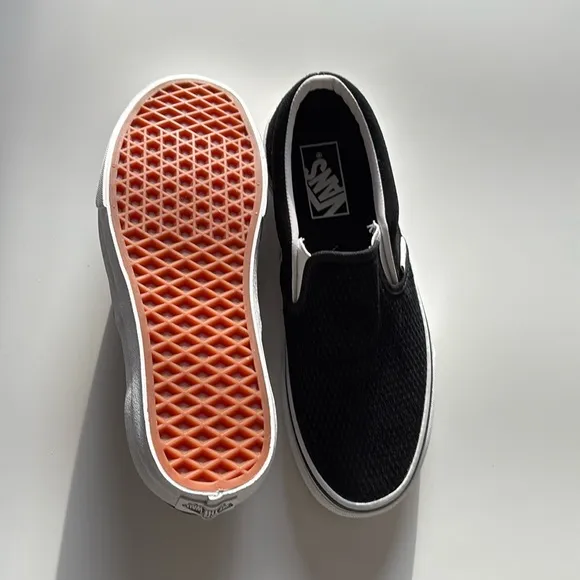 Van’s Premium Classic Slip-on Suede Size 6.5 M/8W NWOT