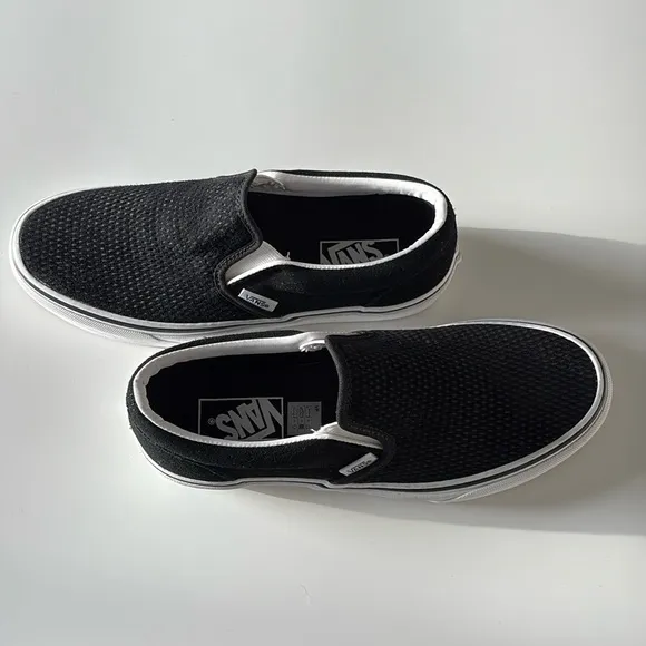Van’s Premium Classic Slip-on Suede Size 6.5 M/8W NWOT