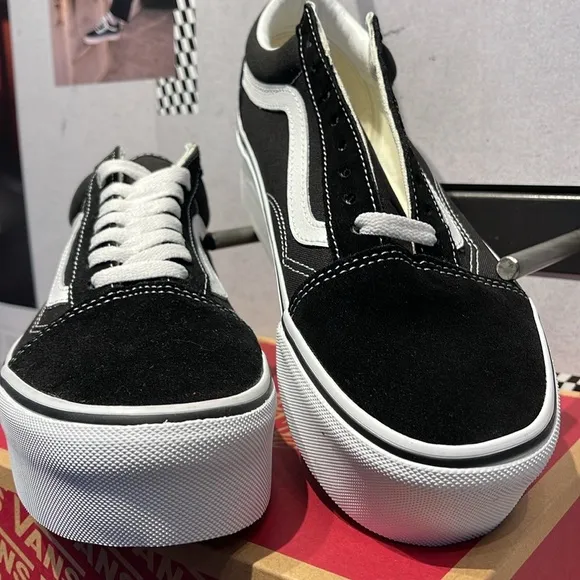 Vans WMNS Old Skool Stackform Suede/Canvas Black/True WhtVN0A7Q5M6BT Platform