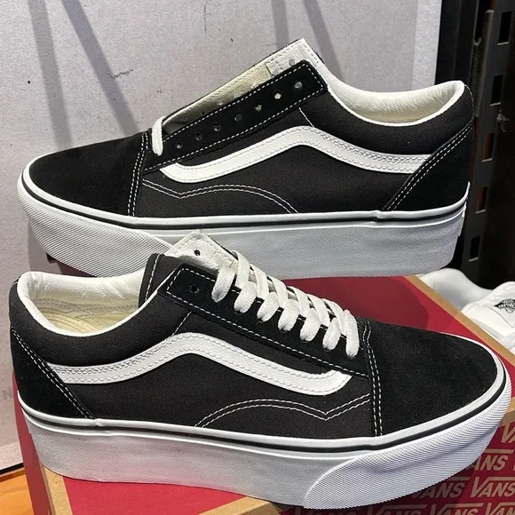 Vans WMNS Old Skool Stackform Suede/Canvas Black/True WhtVN0A7Q5M6BT Platform