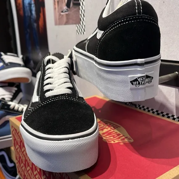 Vans WMNS Old Skool Stackform Suede/Canvas Black/True WhtVN0A7Q5M6BT Platform