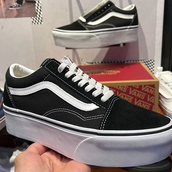 Vans WMNS Old Skool Stackform Suede/Canvas Black/True WhtVN0A7Q5M6BT Platform