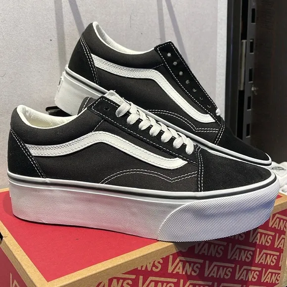 Vans WMNS Old Skool Stackform Suede/Canvas Black/True WhtVN0A7Q5M6BT Platform