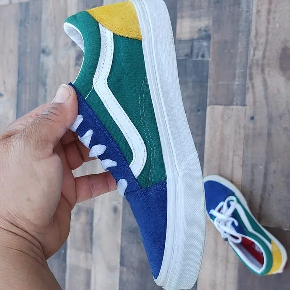 Vans Yacht Club Kids  Sneakers sz 3 kids