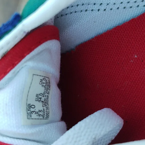 Vans Yacht Club Kids  Sneakers sz 3 kids