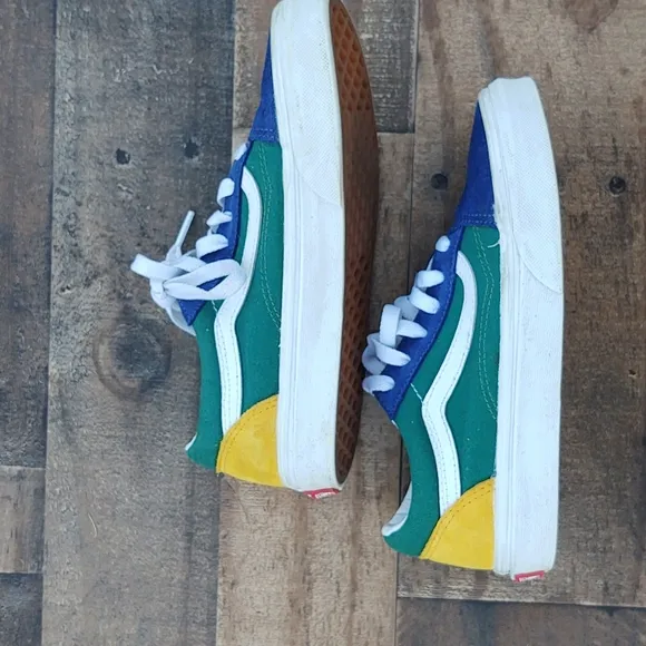Vans Yacht Club Kids  Sneakers sz 3 kids