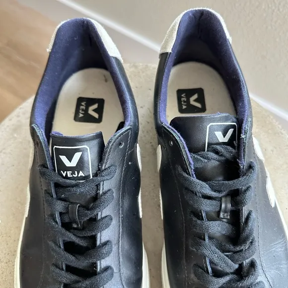 Veja Campo Black and White Low-Top Sneakers with Textured Upper