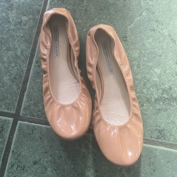 Vera Wang Lavender patent leather flats size 9