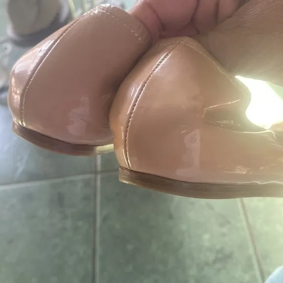 Vera Wang Lavender patent leather flats size 9