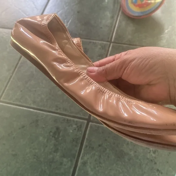 Vera Wang Lavender patent leather flats size 9