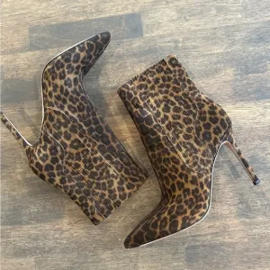 Veronica Beard Ankle Boots Heeled Pointed Toe Leopard Print Yellow Black Size 9