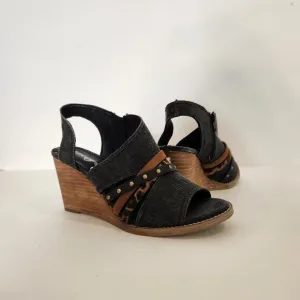 VERY G Jamison Black Brown Canvas Strappy Leopard Print Peep Toe Wedges Womens 8