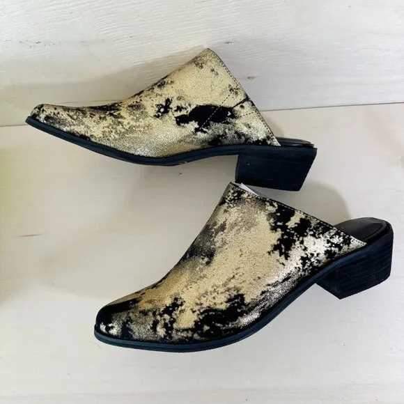 Very Volatile Moonstruck Gold Black Leather Mule Booties NIB‎ 8 NEW