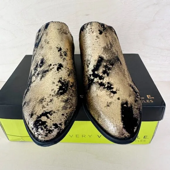 Very Volatile Moonstruck Gold Black Leather Mule Booties NIB‎ 8 NEW
