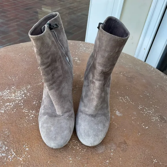 vince brown suede heeled boots sz 6